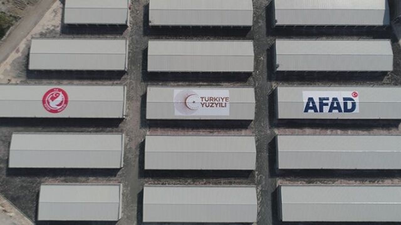 Afetzede esnaf için "Türkiye Yüzyılı Alışveriş Merkezi" açıldı