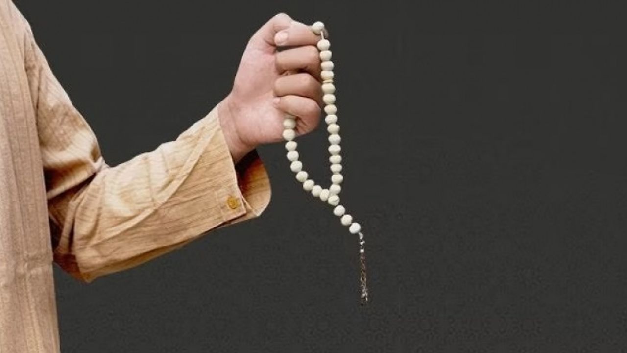 Peygamberimizin gece kalkınca yaptığı zikirleri nelerdir?