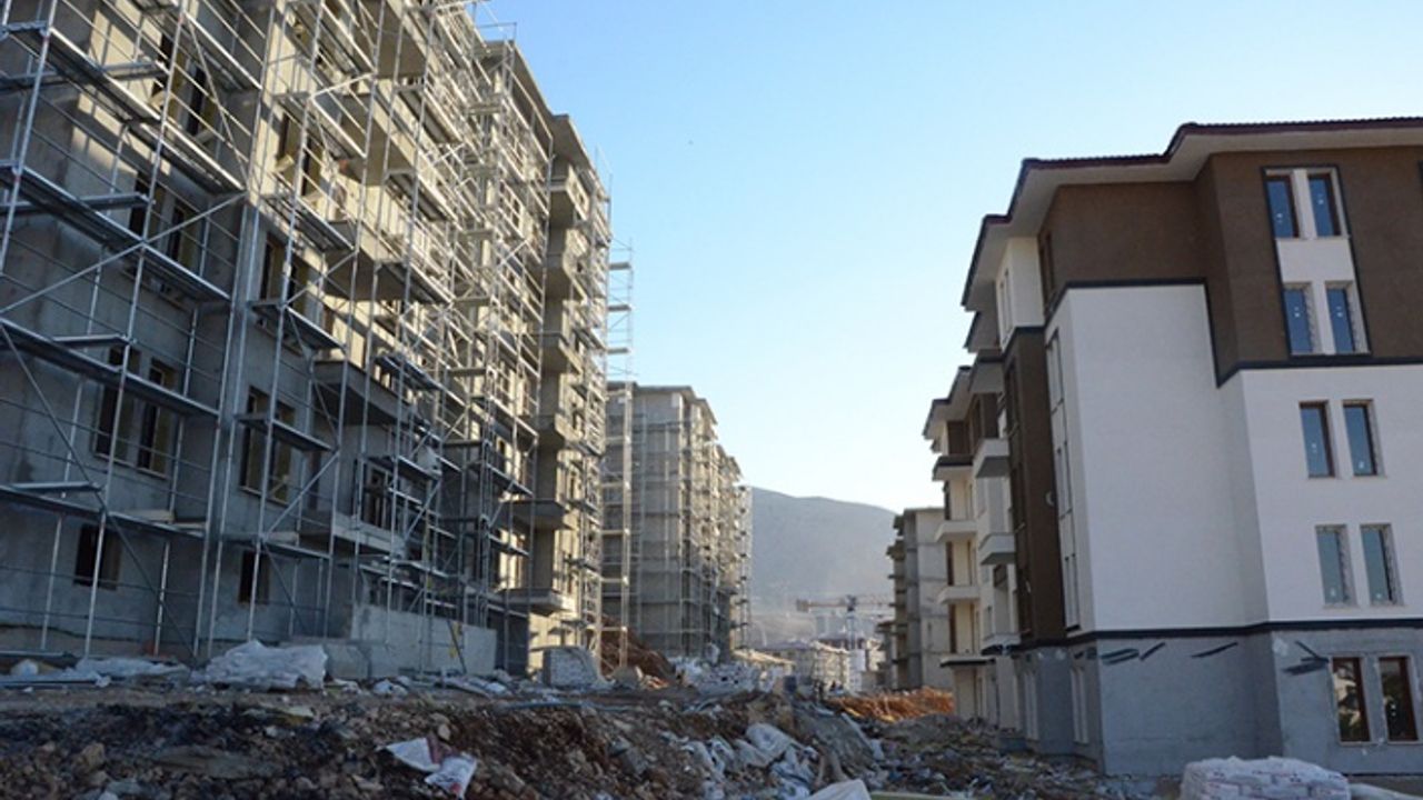Depremin merkez üssü Elbistan’da TOKİ konutları yükseliyor