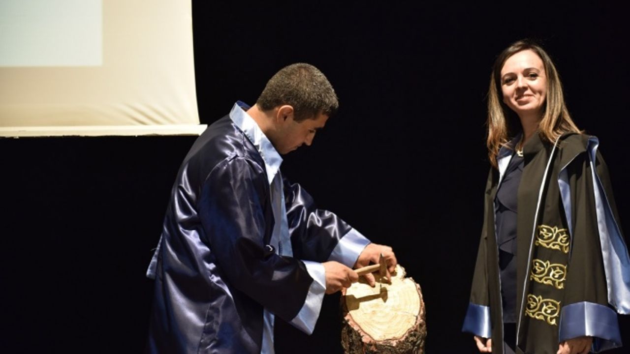 İstiklal Üniversitesi, 3 MYO’da 275 mezun verdi