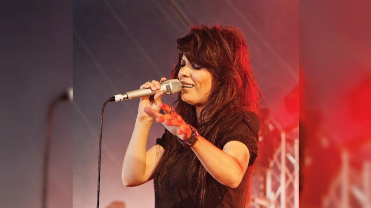 Ladino müziğinin tutkulu sesi Yasmin Levy, sahne alıyor