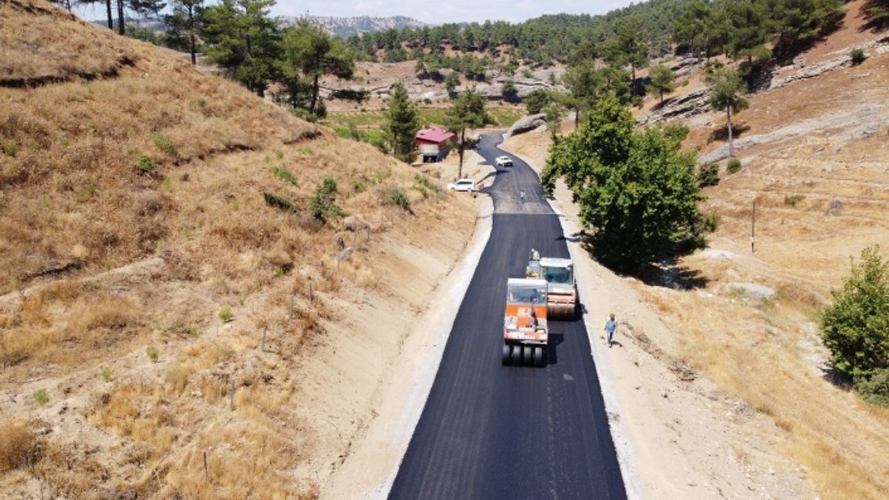Ali Kayası Cam Teras ve Turizm Tesisleri’nin yolu asfaltlanıyor