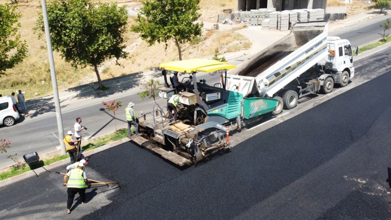 Büyükşehir, Adil Erdem Bayazıt Bulvarı’nı yeniliyor