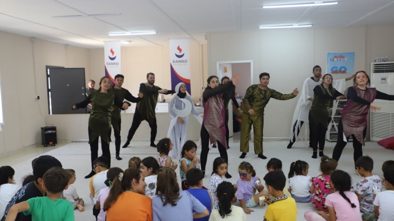 Depremden etkilenen çocuklara tiyatro etkinliği düzenlendi