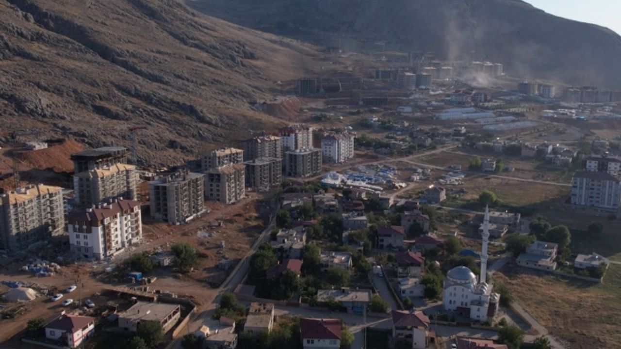 Gürbüz; “Deprem konutları bitme aşamasına geldi”