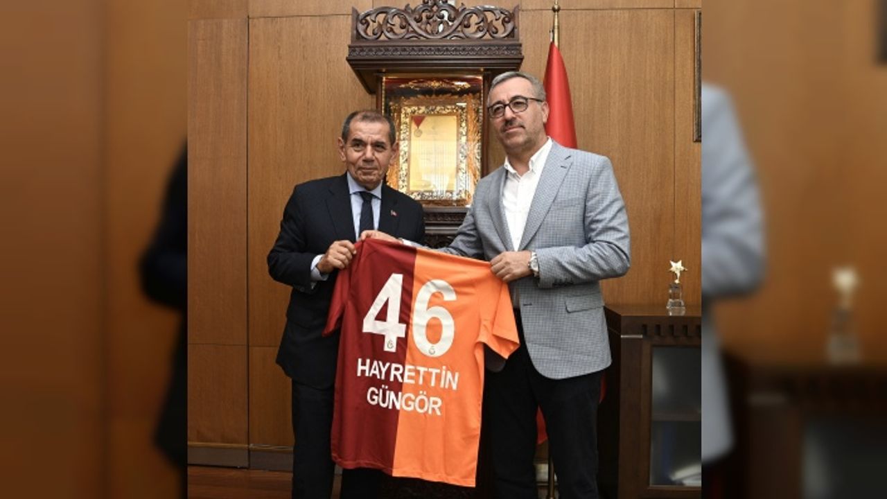 Güngör, Galatasaray Başkanı Özbek ile bir araya geldi
