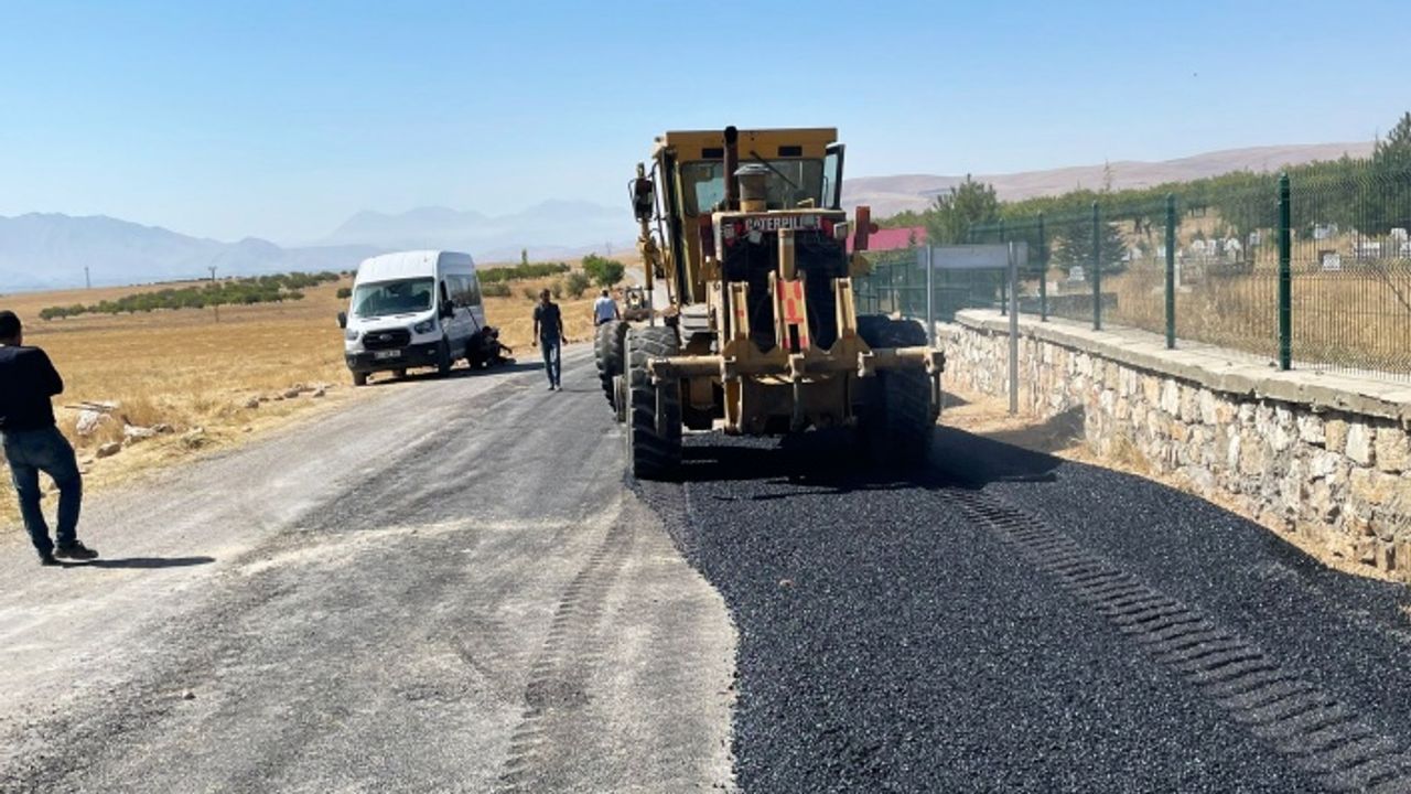 Büyükşehir, Elbistan’da kırsal mahallelerin ulaşımını iyileştiriyor
