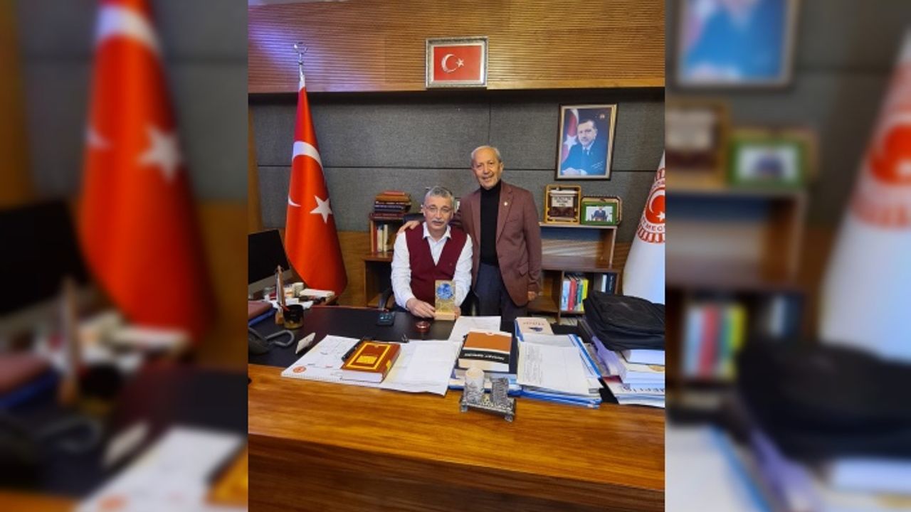 Celalettin Güvenç “Gönülde Yaşayanlar” kitabına konu oldu