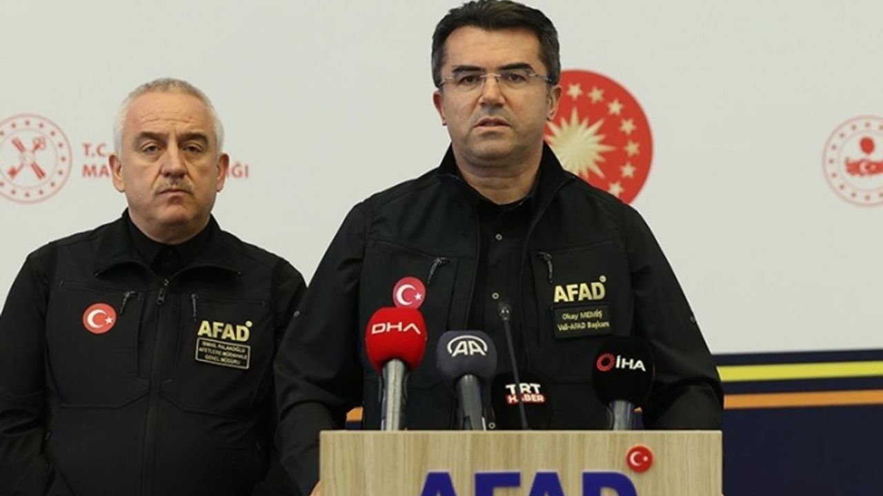 Libya'ya 3 kargo uçağını 4'er saat arayla planladık
