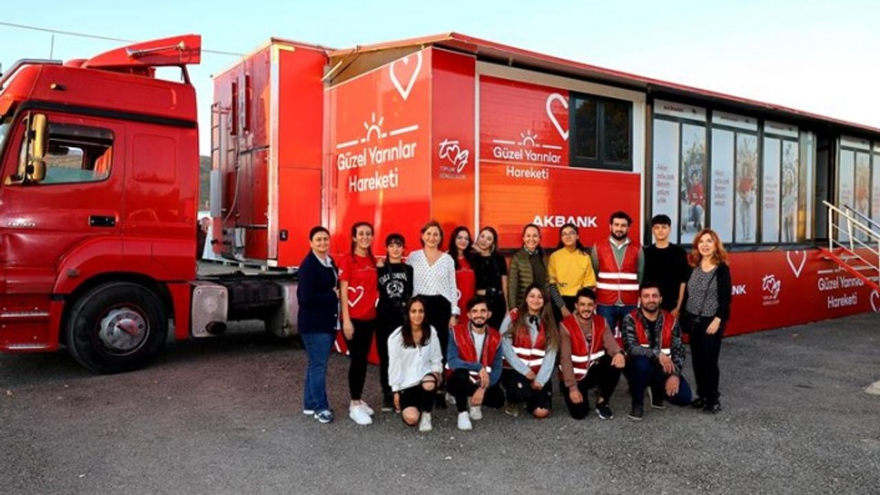 "Akbank Güzel Yarınlar Hareketi" bölgeeki gençleri geleceğe hazırlıyor
