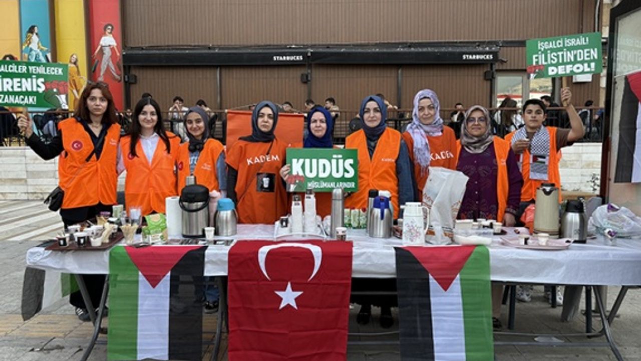 KADEM üyeleri İsrail'in Gazze'ye saldırılarını protesto etti