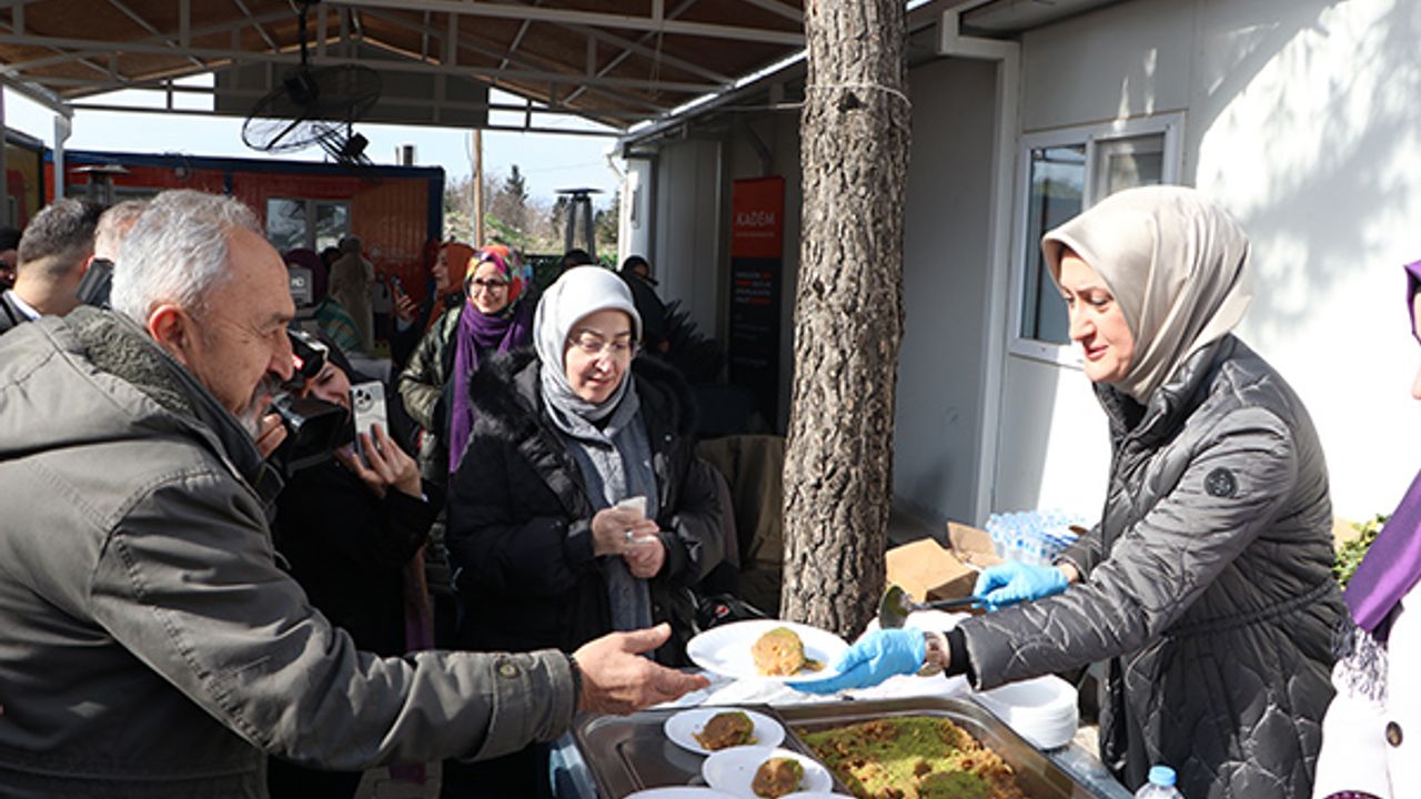 KADEM Başkanı, Kahramanmaraş'ta depremzede kadınlarla buluştu