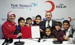Türk Telekom eğitim ve teknoloji desteğini sürdürüyor