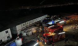 İşçilerin kaldığı konteynerlerdeki yangın söndürüldü