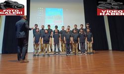 Öğrencilerin Çanakkale performansı duygulandırdı