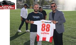 Depremde futbolcu çocuklarını kaybeden aileler, ilk maçta takımı yalnız bırakmadı