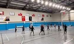 Öğretmenler Günü voleybol turnuvası başladı