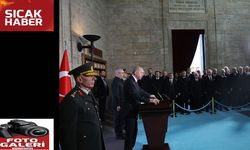 Erdoğan, Anıtkabir Özel Defterini İmzaladı