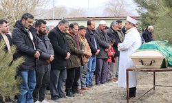 Eski Eşi Tarafından Öldürülen Kadının Cenazesi Defnedildi