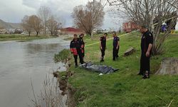 Nehirde erkek cesedi bulundu