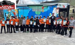 Mobil Çocuk Kütüphanesi, Kitap Sevgisi Aşılamaya Devam Ediyor