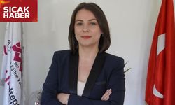 Hemşireler hastanın nabzını tutarken ruhuna da dokunuyor