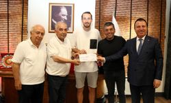 Narlı’dan Gol Kralı Aykut Çift’e Özel Ödül!