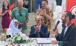 Depremzede çift, 70. yılda huzurevinde nikah tazeledi