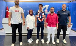 Halil Gürsoy’dan Türkiye Şampiyonuna ödül ve tebrik