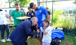 KTB Başkanı Narlı,  İstiklalspor’a tatlı ikram etti