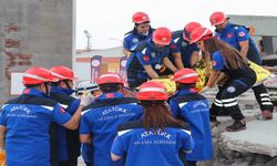 Sağlıkçılar afetler için arama kurtarma ekibi kurdu