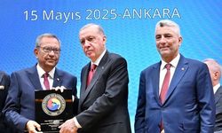 TOBB’dan KMTSO Meclis Başkanı Öksüz’e Hizmet Şeref Belgesi