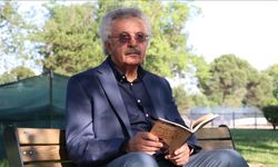 Filistinli şair bağımsızlık mücadelesini geleceğe taşımada dizelerin gücüne inanıyor