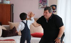 Koruyucu ailesi oldukları çocukla 30 yıllık hasretlikleri son buldu