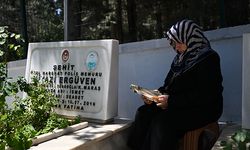 Silah arkadaşları şehit polisin annesini 9 yıldır yalnız bırakmıyor