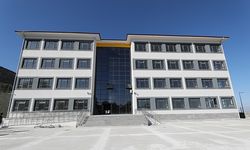 Deprem Konutları Bölgesinde Okul İnşaları Sürüyor