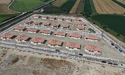 Yapımı Tamamlanan 26 Köy Evi Depremzedelere Teslim Edildi