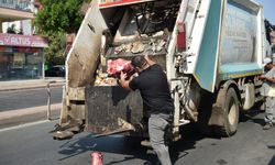 Antalya'da yapılan gıda denetiminde bir işyerinde son kullanma tarihi geçmiş ürünlere el konuldu