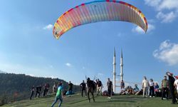 Yamaç Paraşütü Festivali Düzenlendi