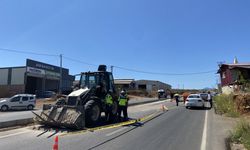 İş Makinesinin Çarptığı Kardeşlerden Biri Öldü, Diğeri Yaralandı