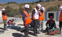 Gönüllüler eğitimlerle olası afetlere hazırlanıyor