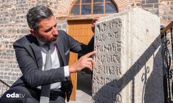 İnşaatta iş makinesinin kepçesine takılan mezar kapağı incelenecek