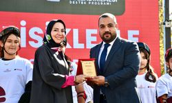 Hayırsever İş İnsanı Mesut Şahinkanat’a Anlamlı Plaket