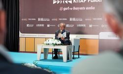 Sadık Yalsızuçanlar, Kahramanmaraş Kitap Fuarı’nda Okurlarıyla Buluştu