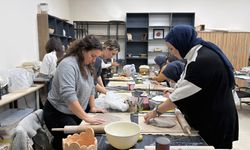 KAMEK’in Seramik Atölyesinde Kendi Sanat Eserlerini Üretiyorlar
