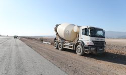 Hatay Havalimanı'nda ikinci pistin yapım çalışması sürüyor