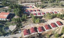 Köy Tipi Afet Konutlarının Yapımı Sürüyor