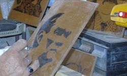Atık ahşaplar emekli öğretmenin elinde sanata dönüşüyor