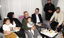 Bakan Kurum, Kahramanmaraş'ta depremzede çiftin evine konuk oldu