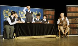 “Ölü Ozanlar Derneği” Sanatseverler Tarafından Büyük İlgi Gördü